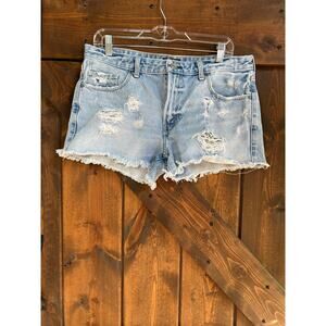 Abercrombie & Fitch women’s 12 31 distressed denim jean shorts